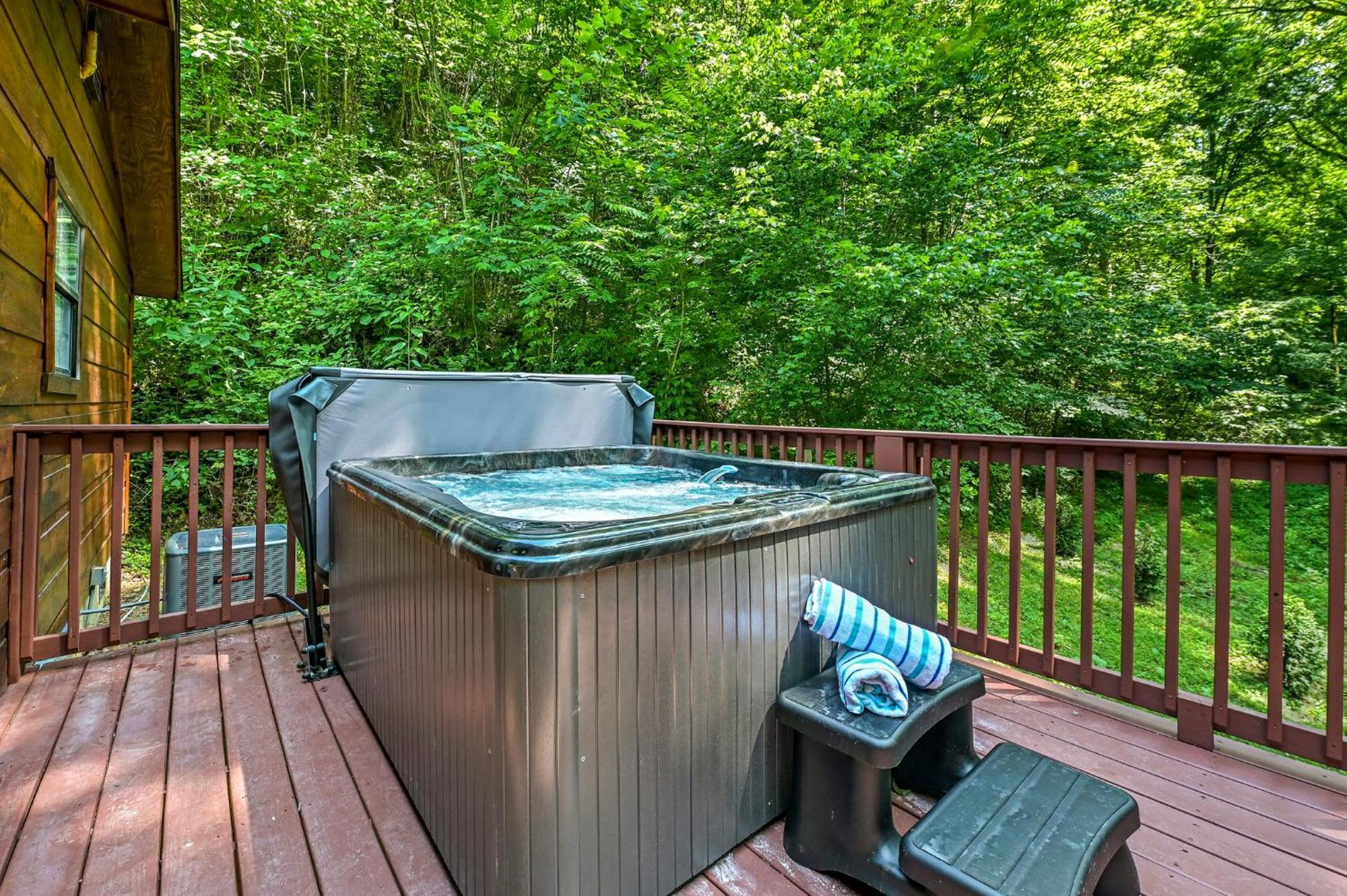 Smoky Mountains Hut Tub Cabin Dog Friendly セバービル エクステリア 写真