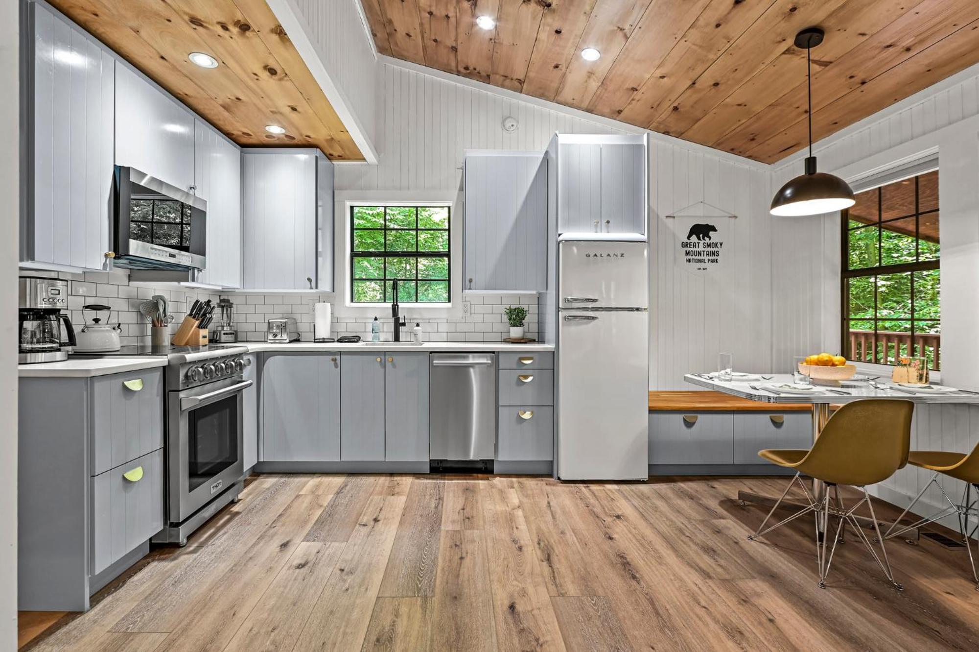 Smoky Mountains Hut Tub Cabin Dog Friendly セバービル エクステリア 写真