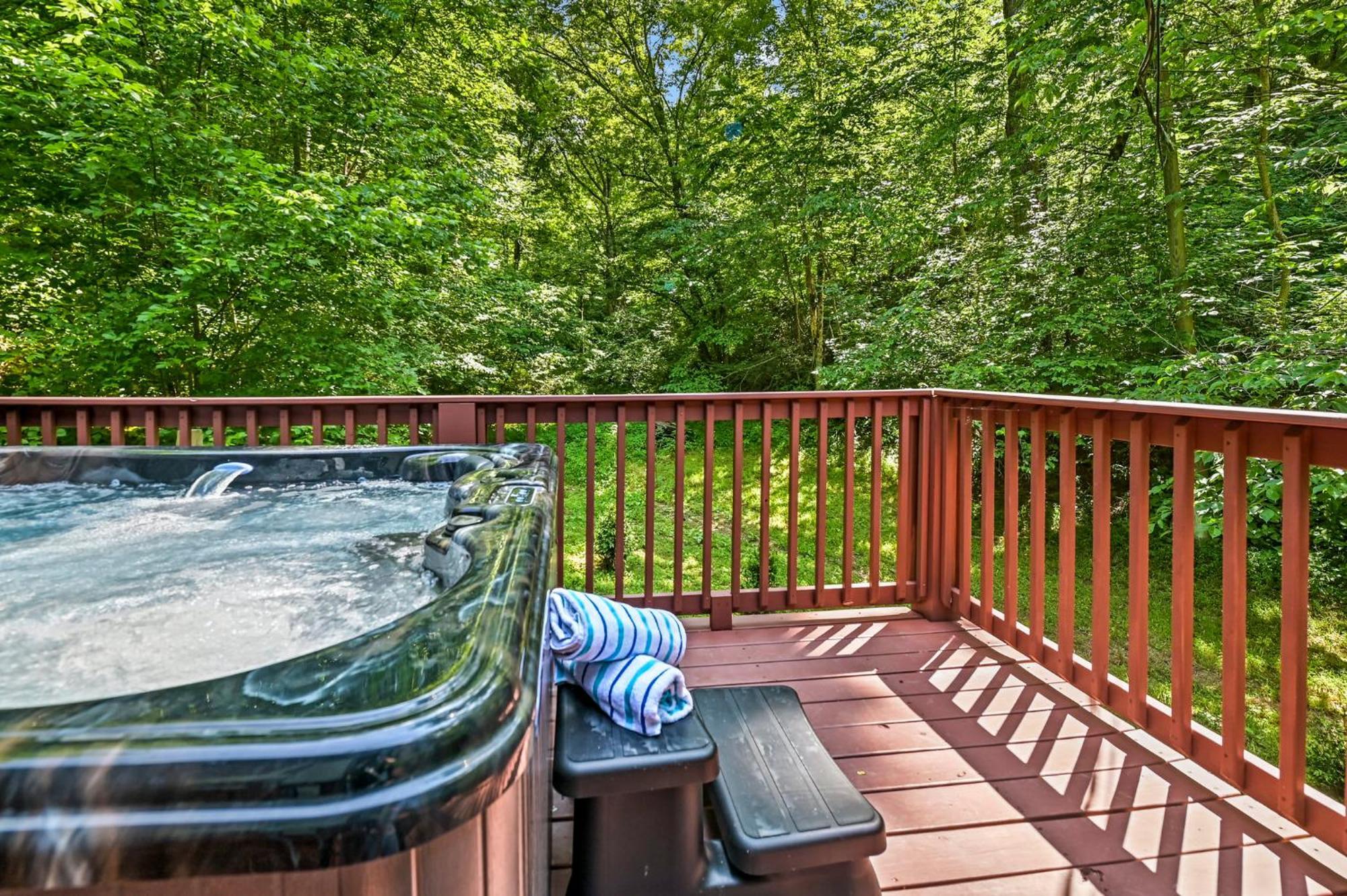 Smoky Mountains Hut Tub Cabin Dog Friendly セバービル エクステリア 写真
