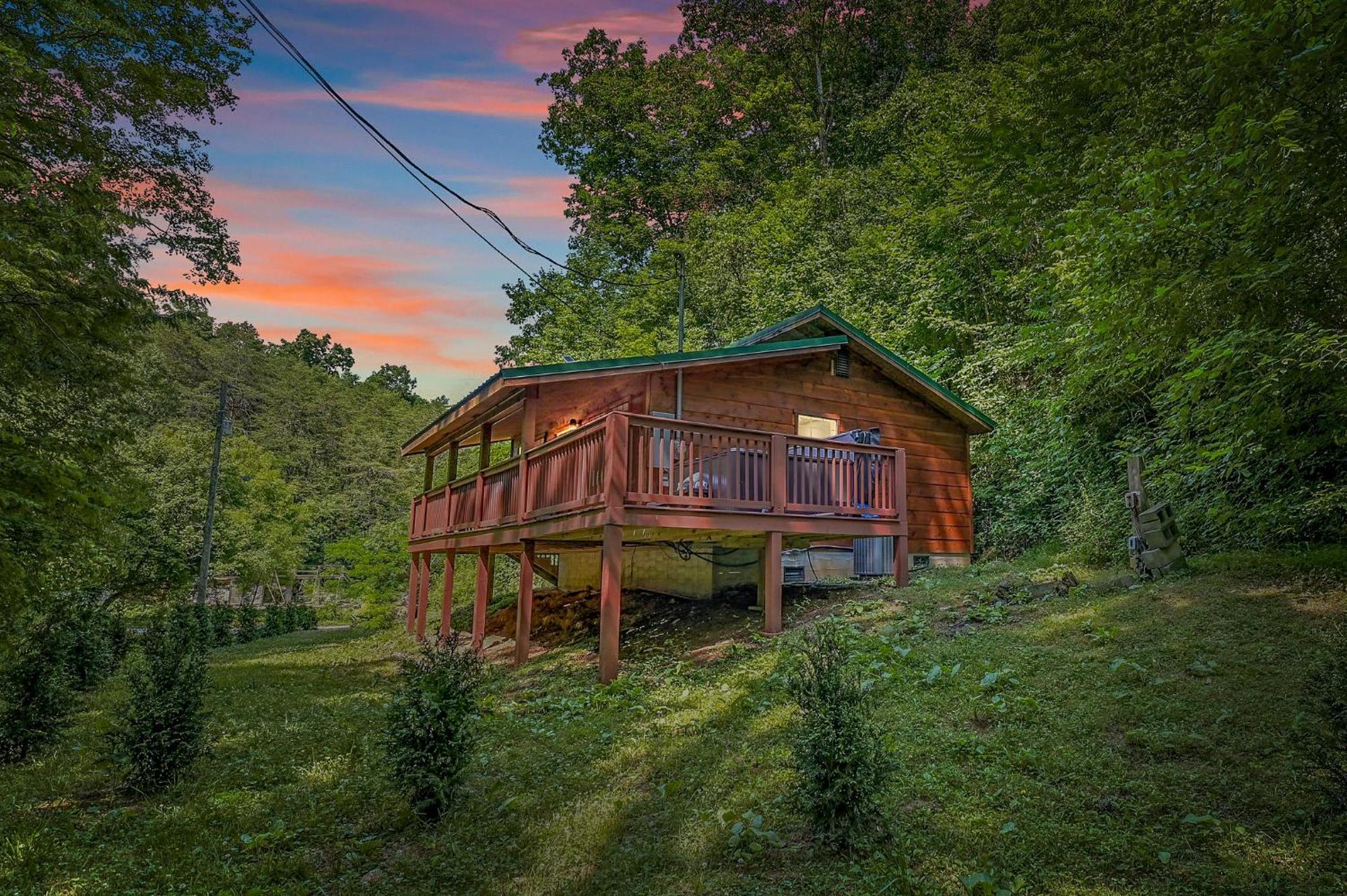 Smoky Mountains Hut Tub Cabin Dog Friendly セバービル エクステリア 写真